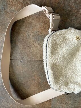 Cream Sherpa Crossbody Belt Bag